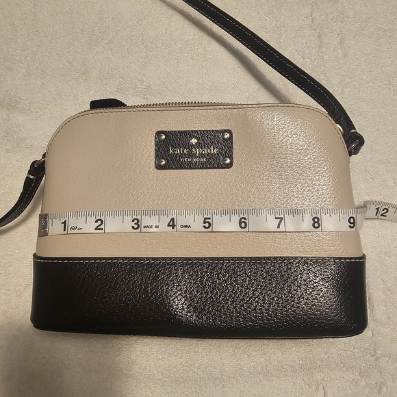 KATE SPADE NEW YORK Crossbody Shoulder  Black and Cream Handbag Purse. - Picture 8 of 11